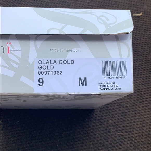 Beautiful back n gold heel - Picture 3 of 3